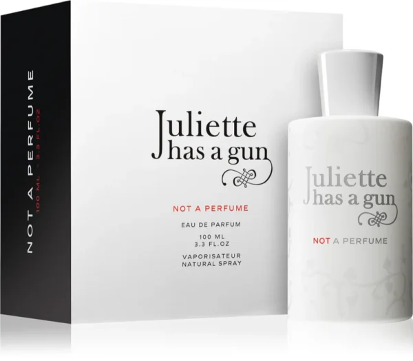 Frasco de 100 ml del perfume Juliette Has a Gun Not a Perfume junto a su caja blanca minimalista.